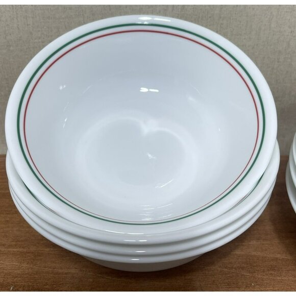 Corelle Winter Holly Cereal Bowls Set Of 4 Christmas red green - Picture 1 of 3